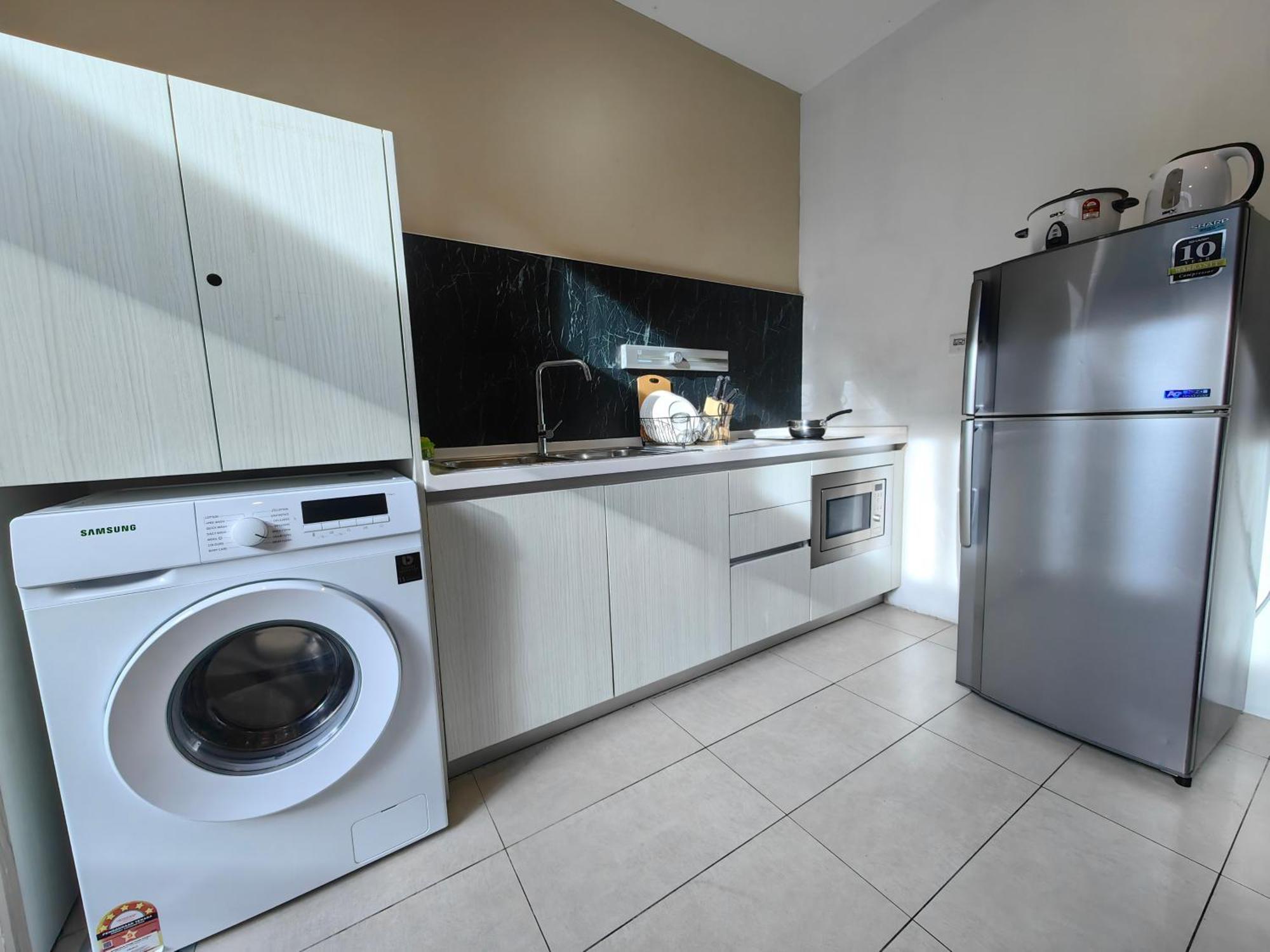 Beside Imago City Centre Soho Private Room By Wj Homestay Кота Кинабалу Екстериор снимка
